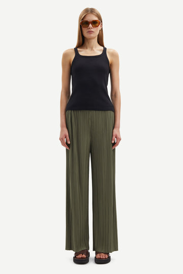 Dusty khaki green thin pleated trousers with elasticated waist