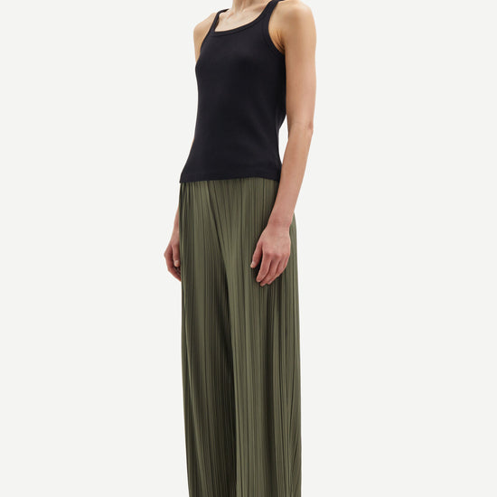 Dusty khaki green thin pleated trousers with elasticated waist