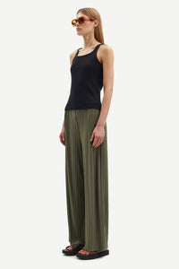 Dusty khaki green thin pleated trousers with elasticated waist