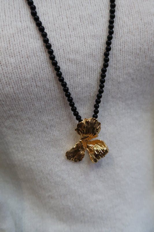 Long Bead Necklace Flower Pendant