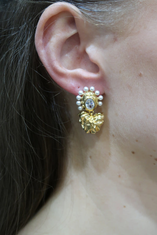 Mini Dangling Pearl Wave Earrings