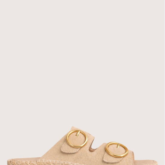 Beige sandal with gold buckles 