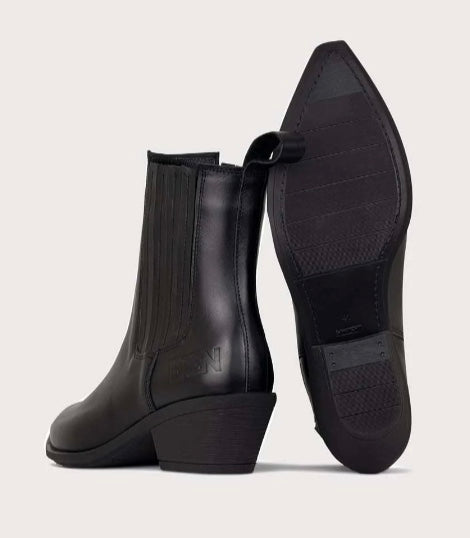 Sleek Boot Black