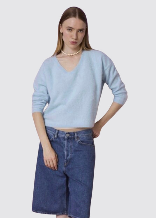 womens long sleeved brushed cashmere v-neck light blue jumper