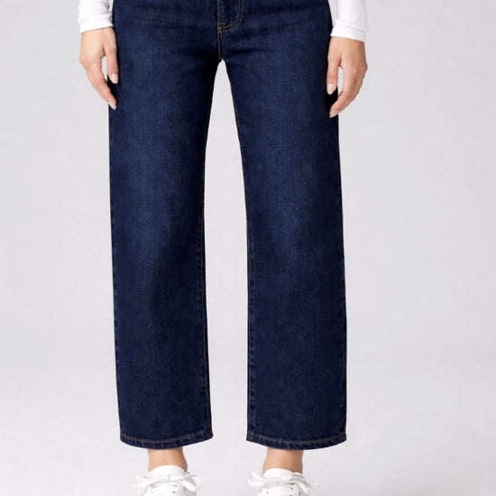 ankle length dark blue jeans 