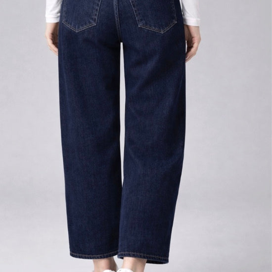 ankle length dark blue jeans 