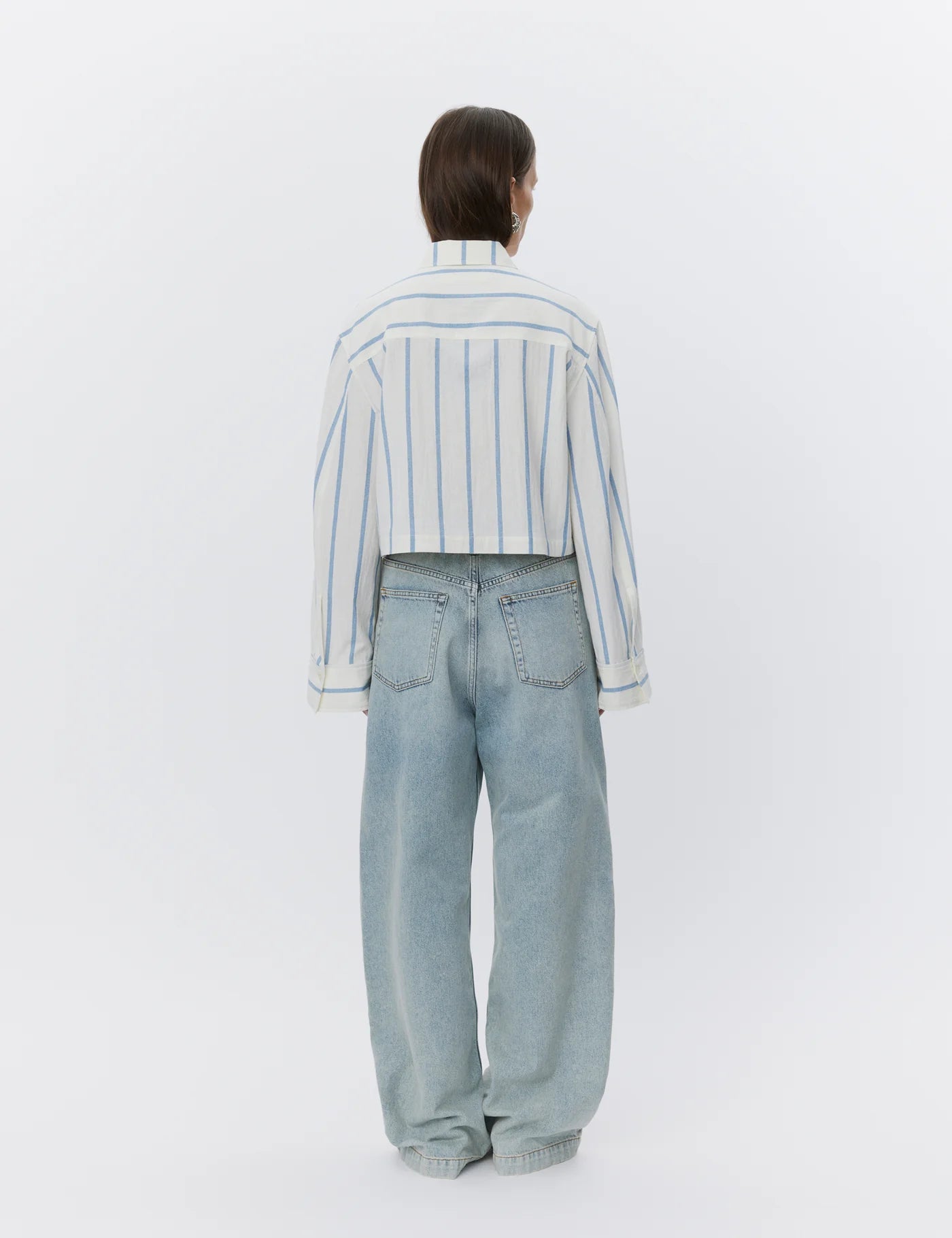 blue and white stripped cotton cropped shirt rear view 