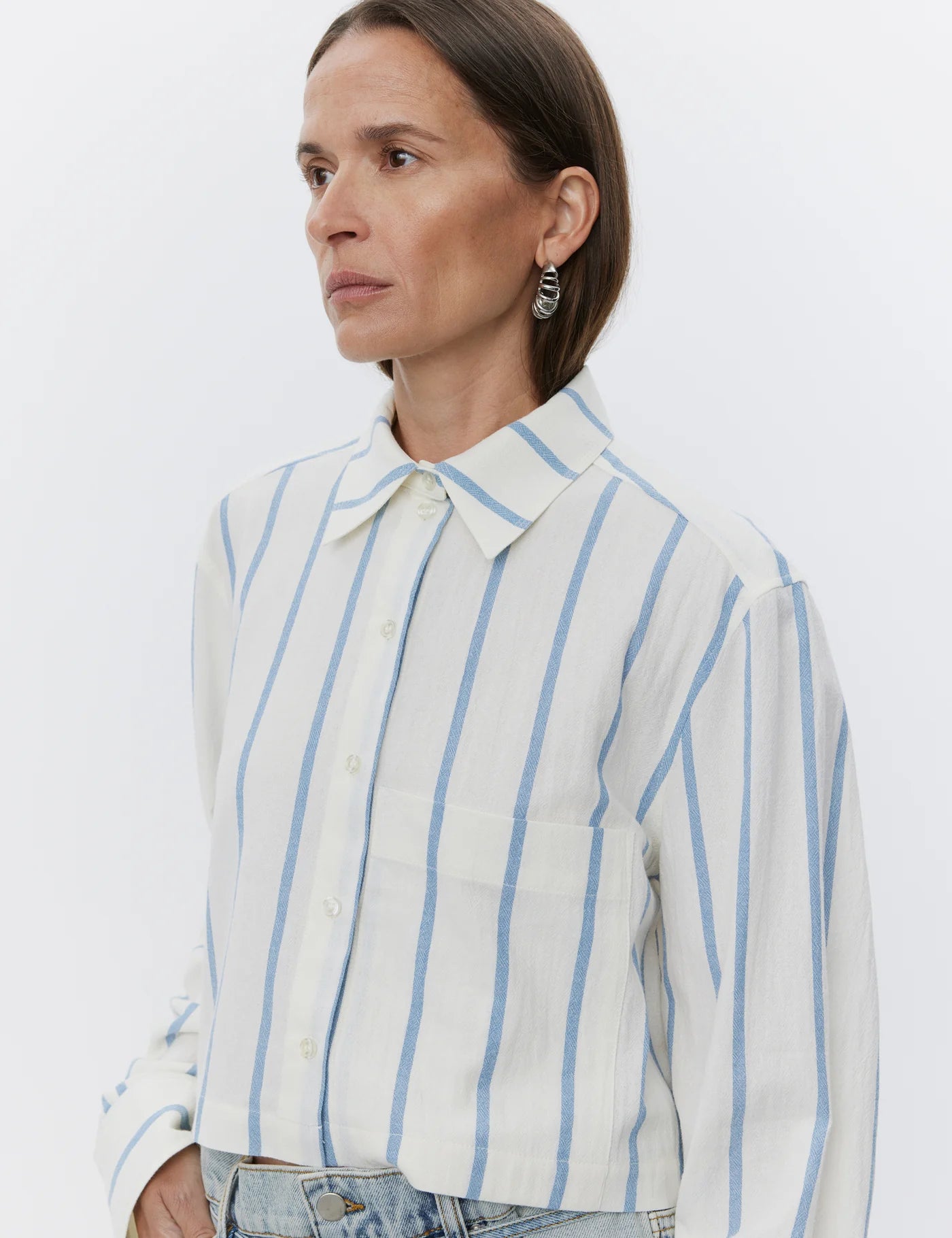 blue and white stripped cotton cropped shirt close up