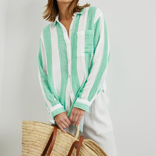 Relaxed 100% cotton muslin shirt with wide white and green stripe