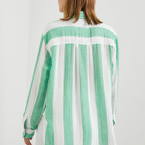 Relaxed 100% cotton muslin shirt with wide white and green stripe