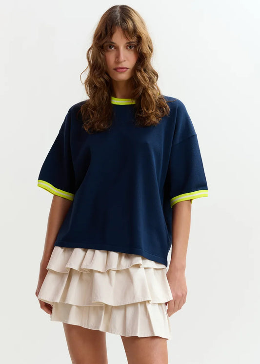navy blue short sleeve top with yellow trim from essentiel antwerp model