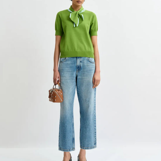 short sleeve green knit with tie at the neck model