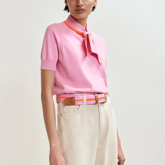 short sleeve pink knit with tie at the neck model