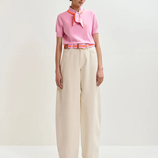 short sleeve pink knit with tie at the neck model