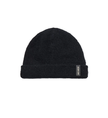 Black ribbed woolly hat