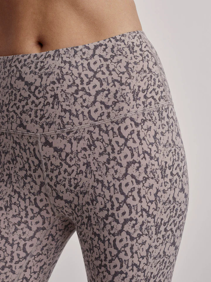 Riley Legging in Cheetah – Daub + Design