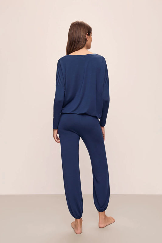 Rear view of nacy slouchy pyjamas from Eberjey