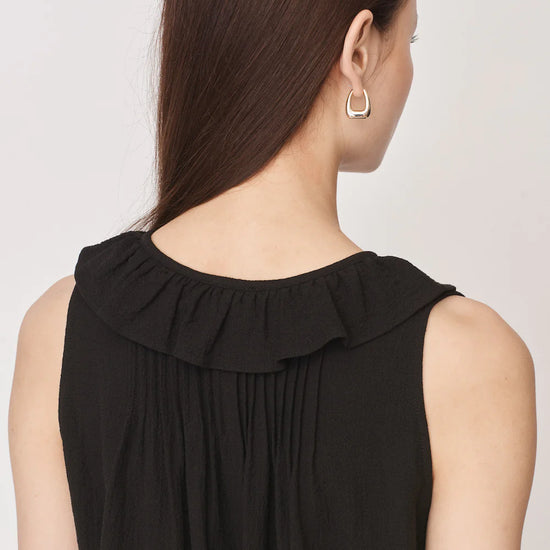 sleeveless v neck frill 