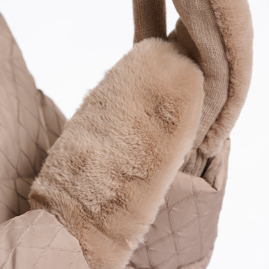 beige knitted mittens with faux fur top