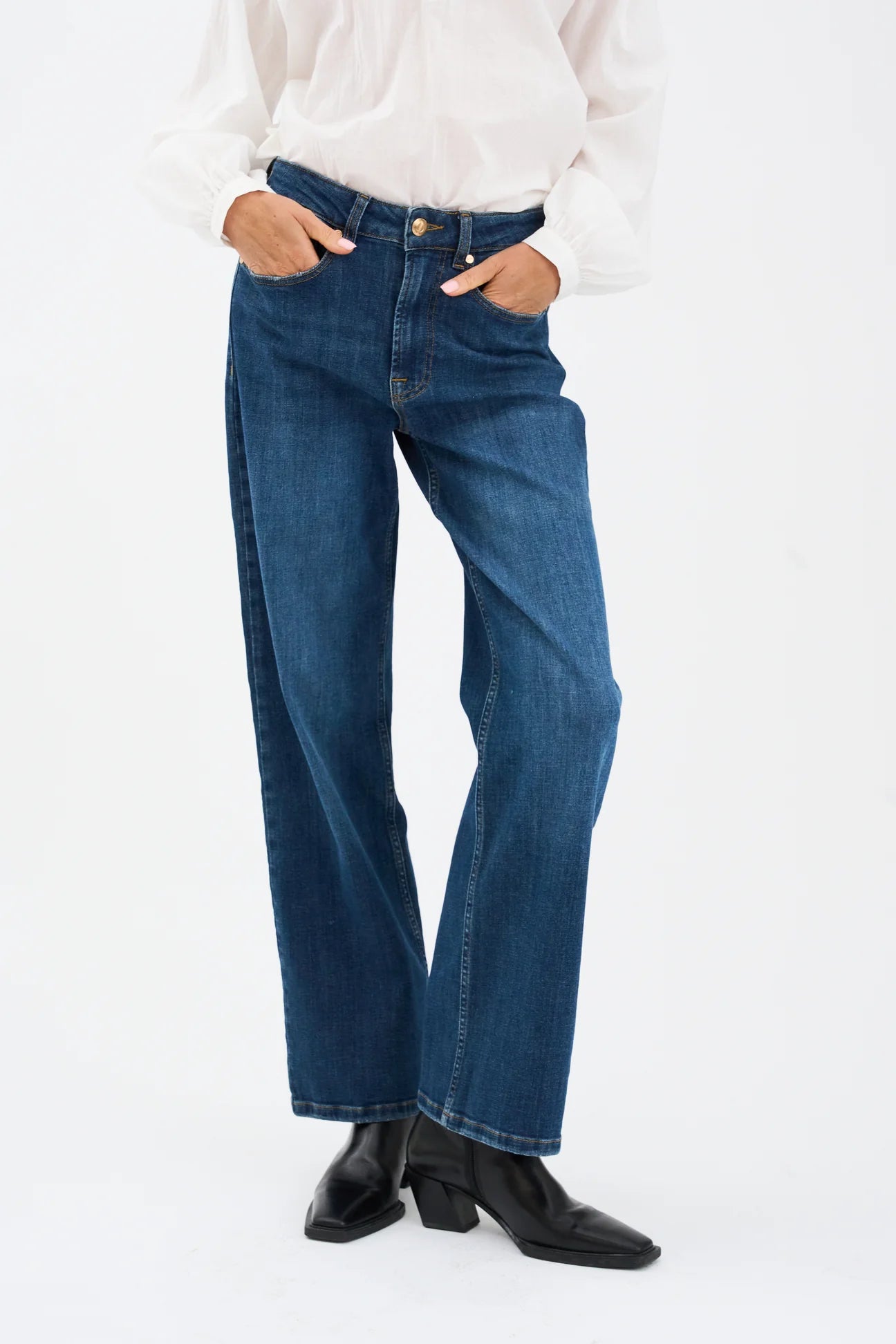 slim wide leg vintage blue denim jeans from pieszak