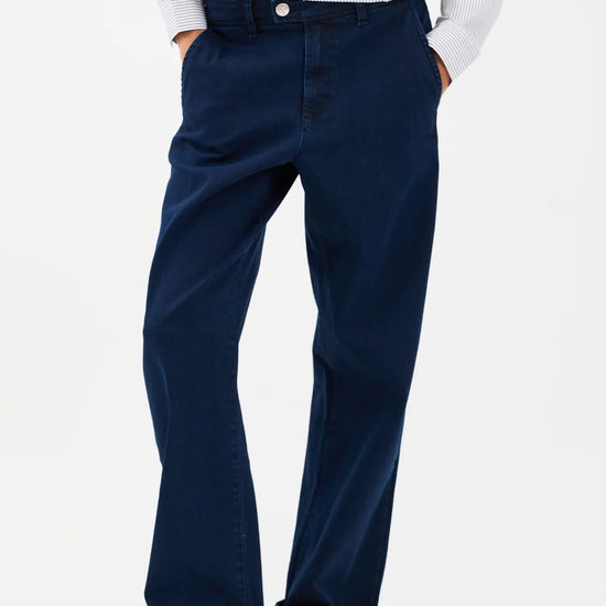 dark blue wide leg jeans from pieszak model shot