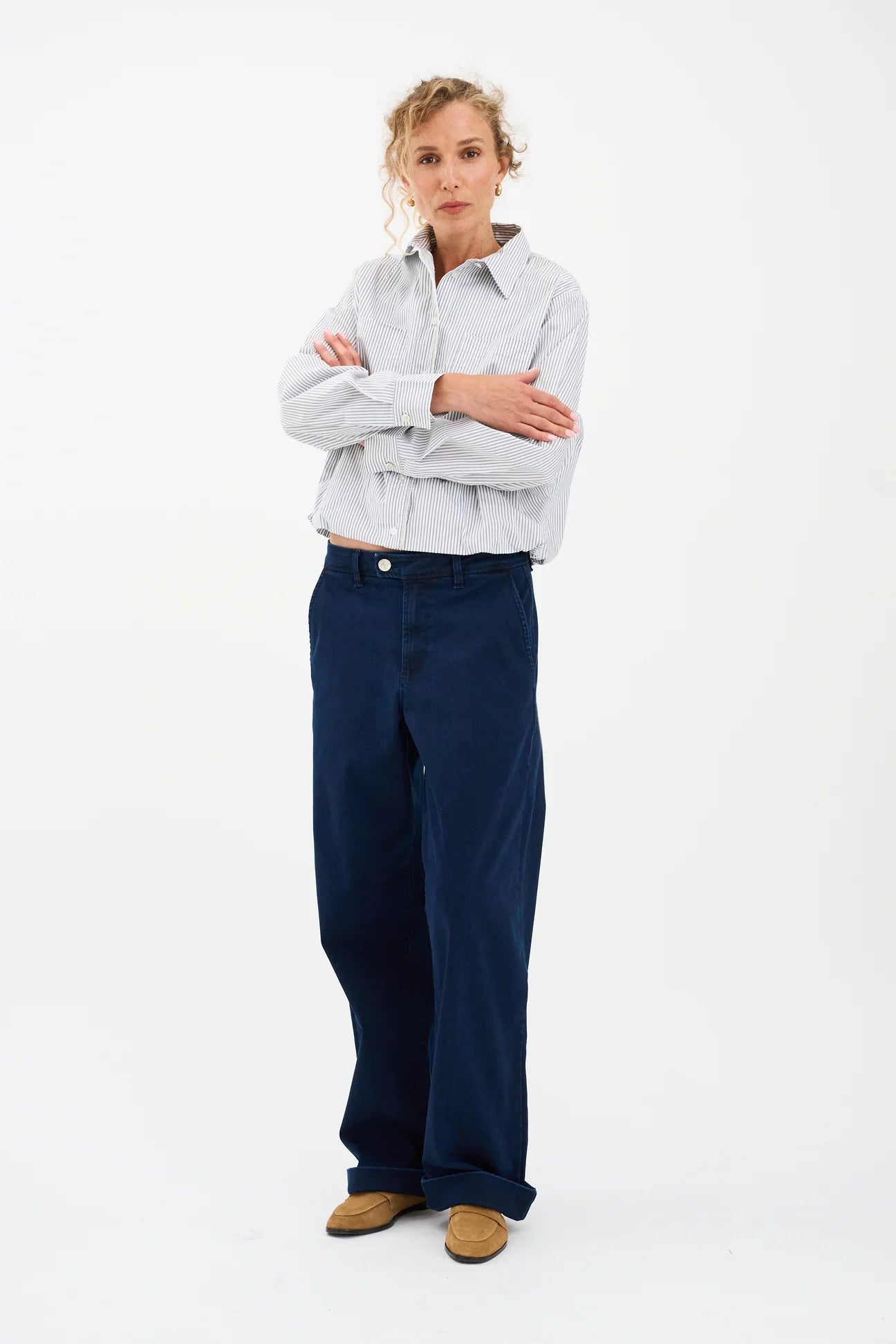 dark blue wide leg jeans from pieszak model shot
