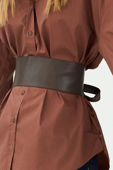 brown leather tie belt  model shot