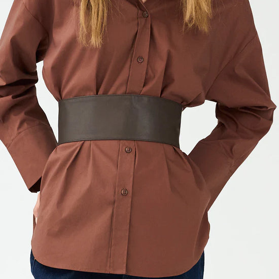 brown leather tie belt  model shot