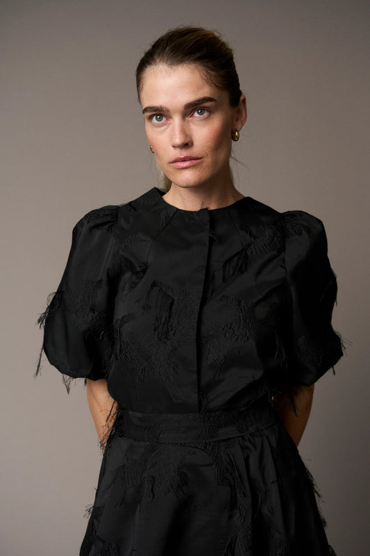 short puff sleeve jacket in black from Pieszak