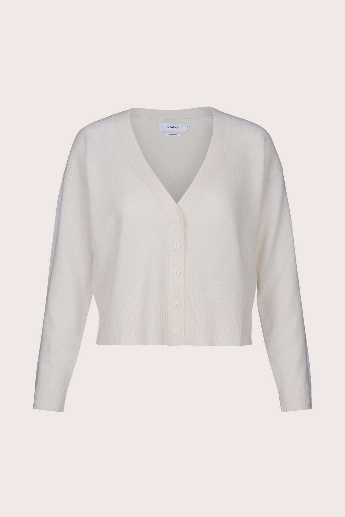 Ecru cashmere cardigan with a v neck and long sleeves