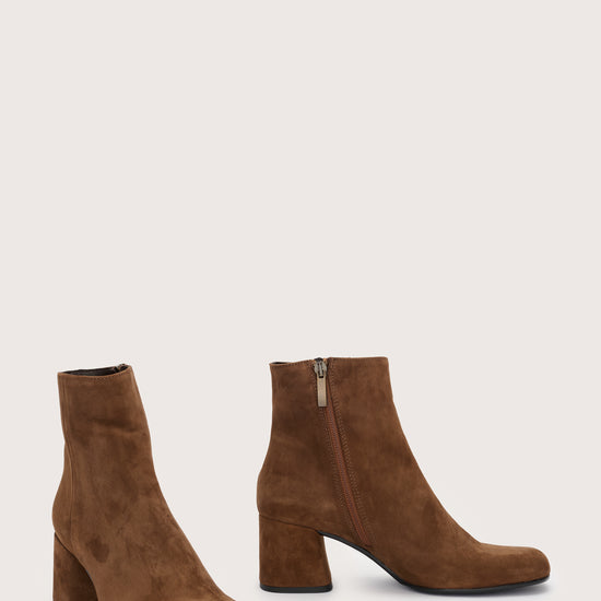 Coffee colour suede boot with block heel and side zip 