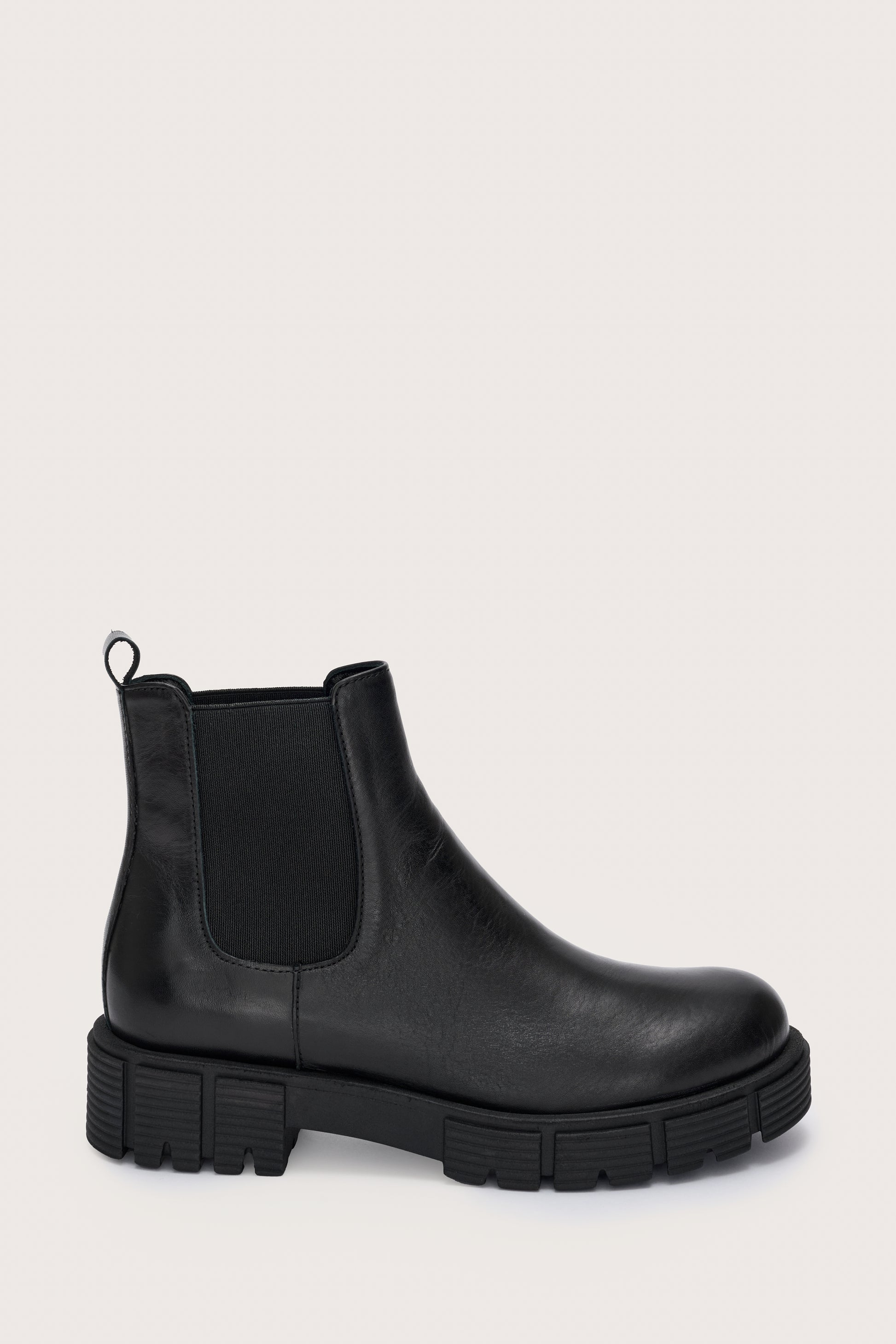 Black leather chelsea boot with chunky sole