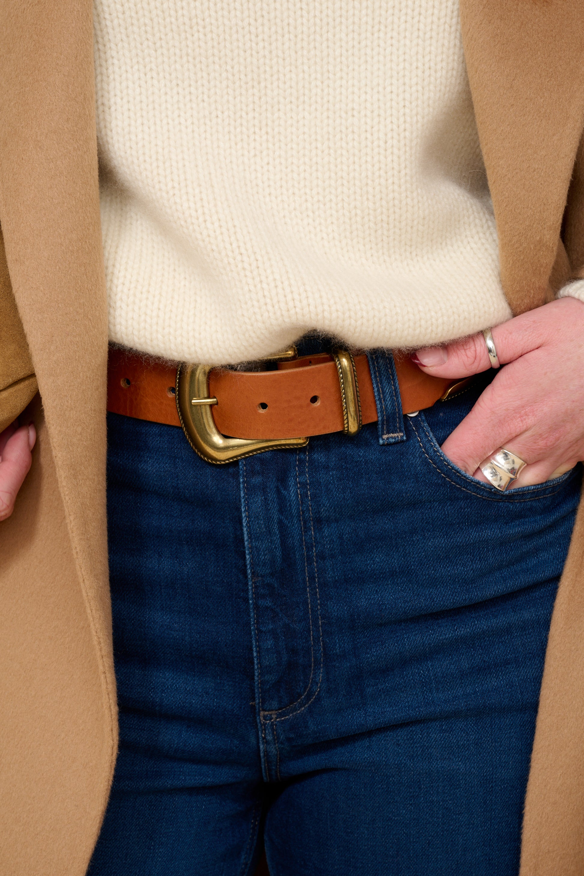 tan leather betl with gold buckle model shot