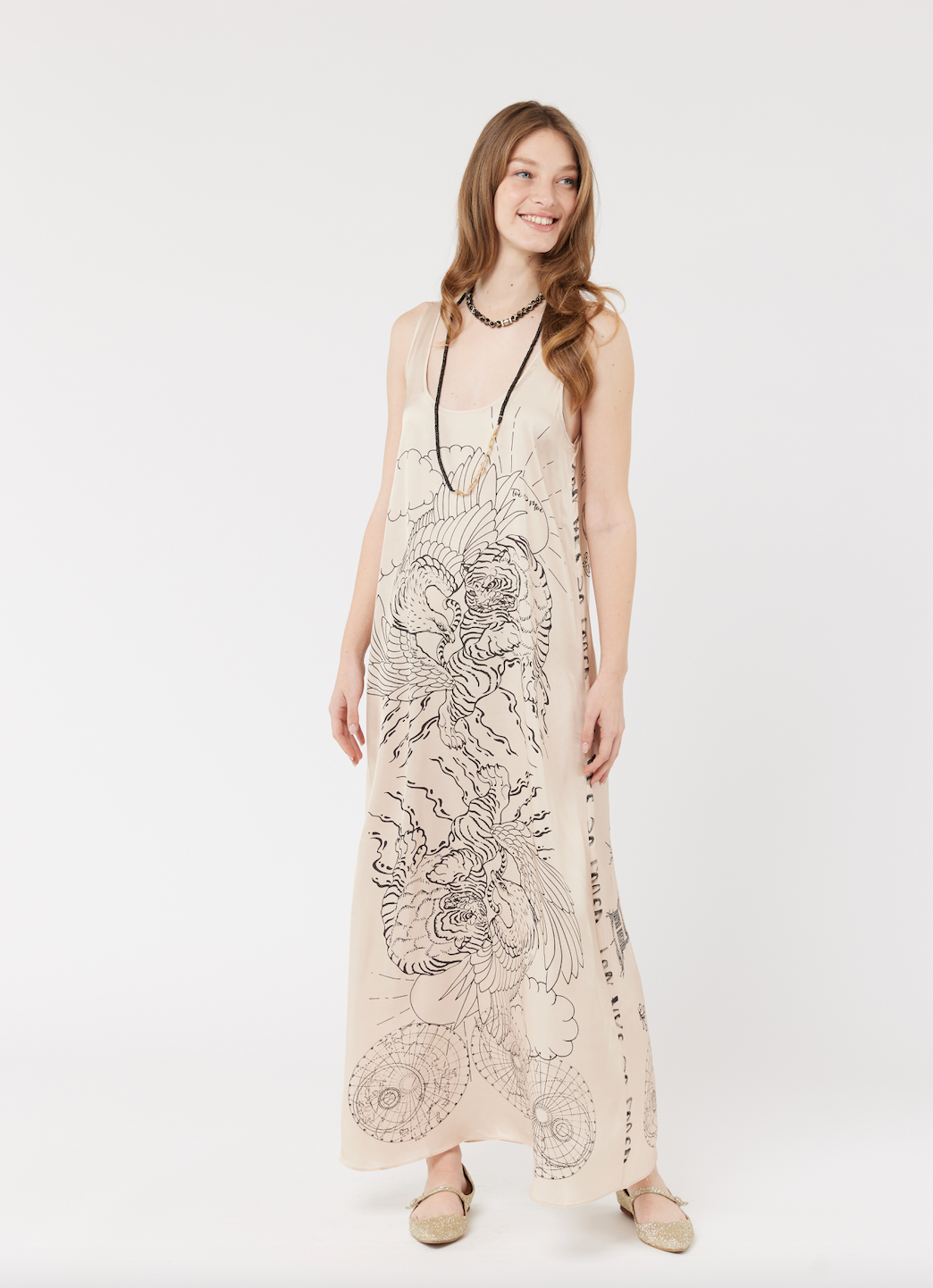 Long slip dress with a scoop neck and tiger print in monochrome
