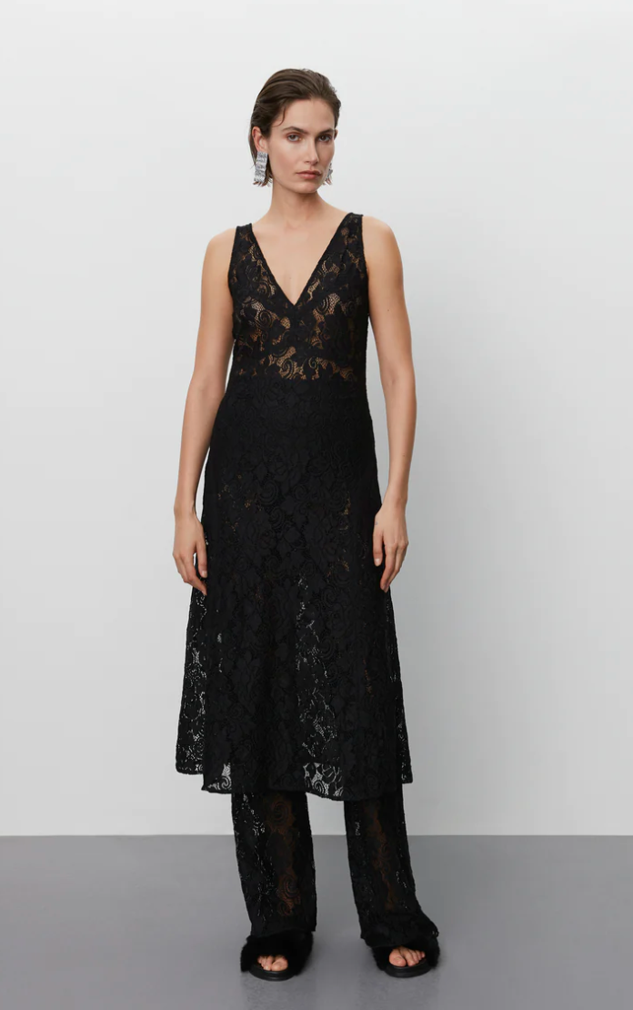 V neck and backline heavy lace black midi dress