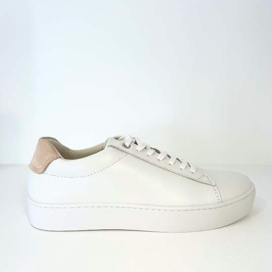 White leather trainer Contrast heel tab Leather upper Rubber sole 5526-001-01