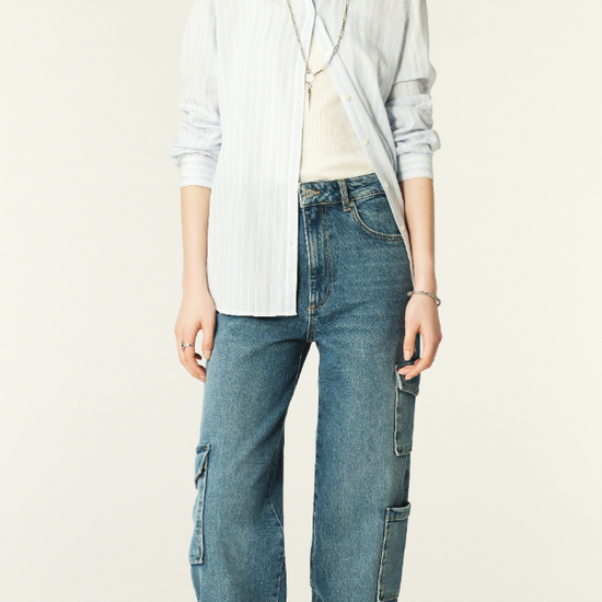 Straight cut loose fit jeans with leg pocket details