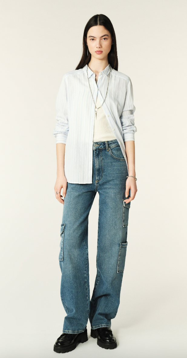 Straight cut loose fit jeans with leg pocket details