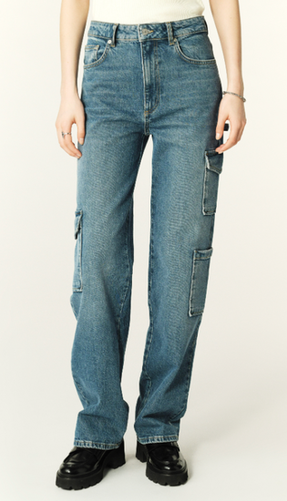 Straight cut loose fit jeans with leg pocket details