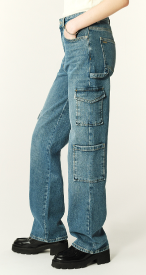 Straight cut loose fit jeans with leg pocket details