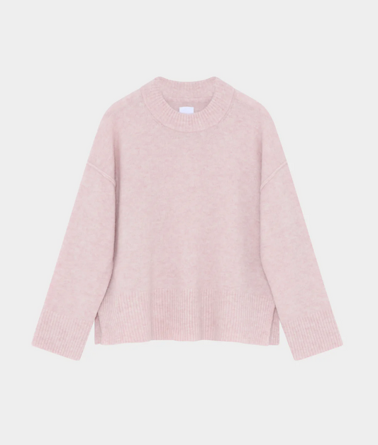 Alpaca blend long sleeve round neck jumper in pale pink