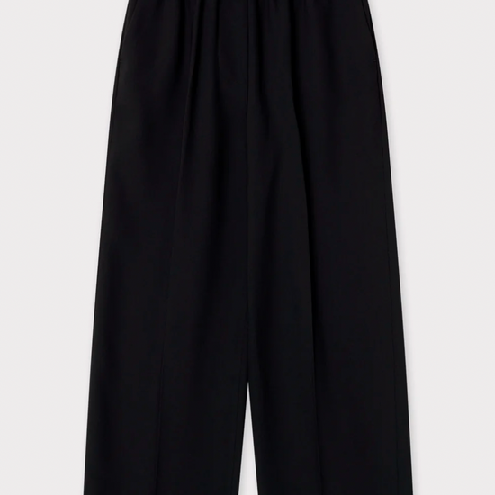 black cropped trousers with elasticated waist