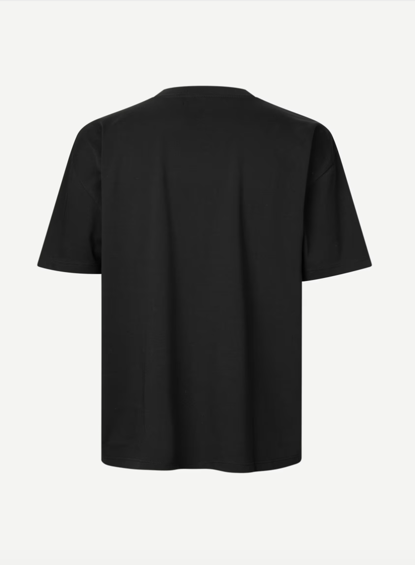 mens black tshirt with short sleeves rear view 