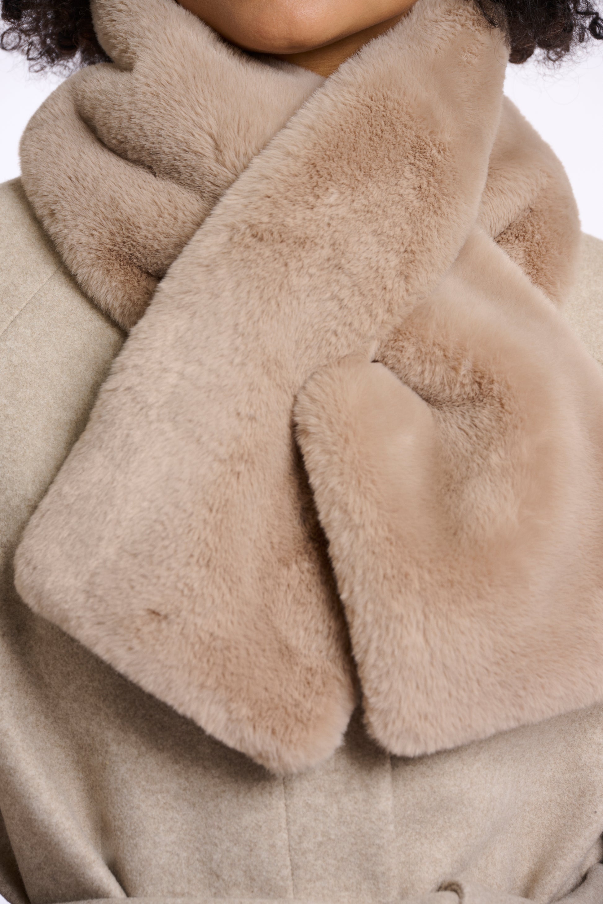 oat faux fur long rectangular scarf with slit to allow scarf to cross through close up