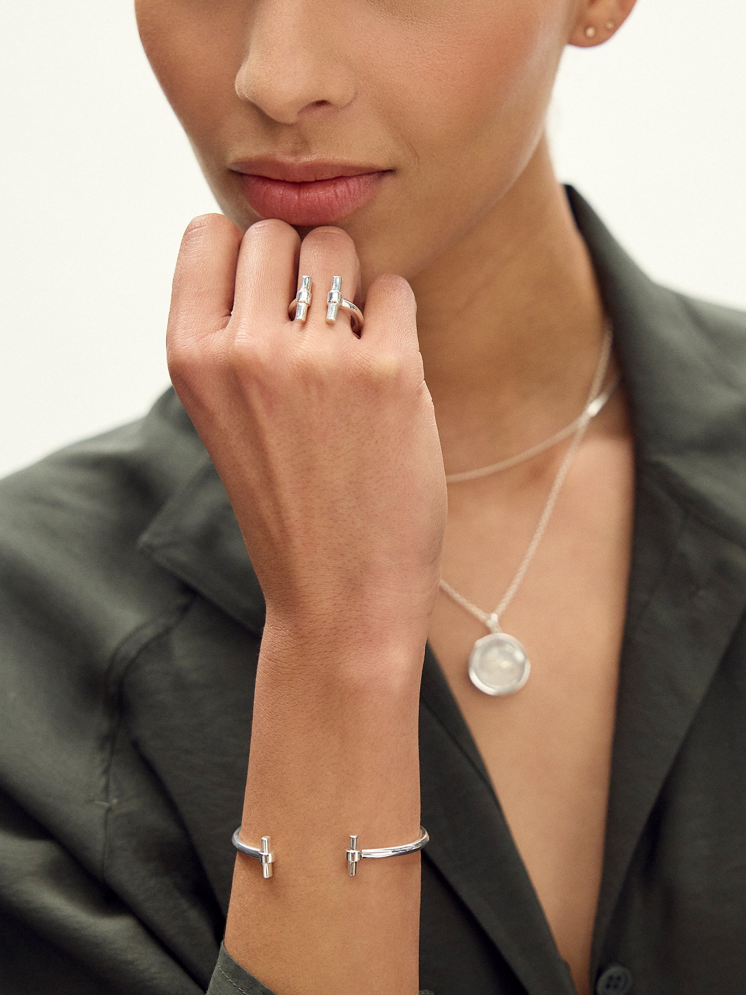 silver t bar adjustable ring from rachel jackson model shot