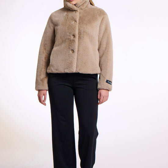 Short faux fur jacket with oatmeal hue, beige buttons and high neck
