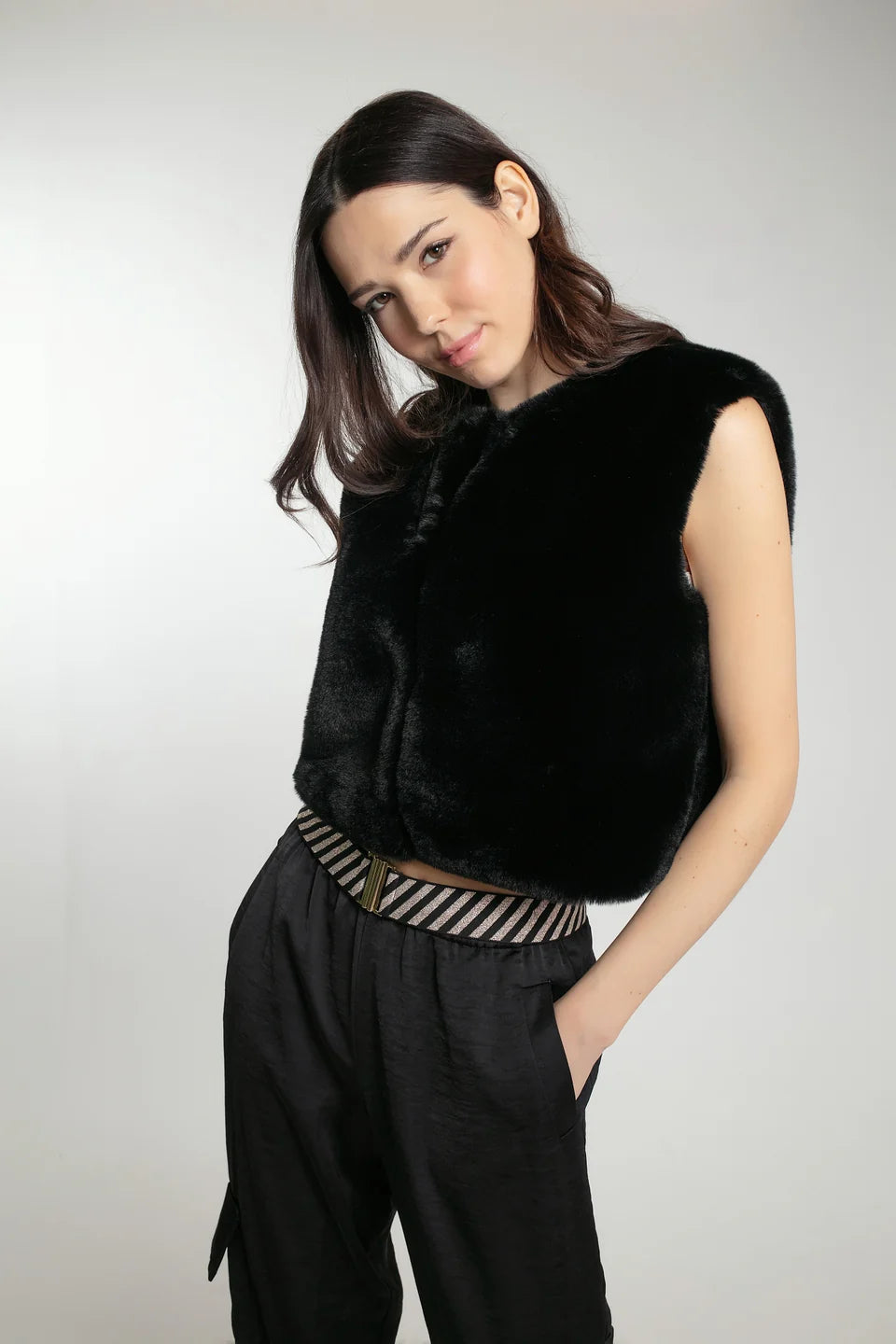 faux fur black gilet with round neck  model shot 