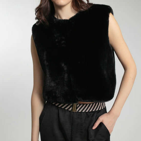 faux fur black gilet with round neck  model shot