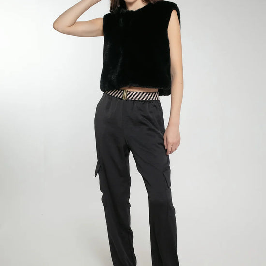 faux fur black gilet with round neck  model shot