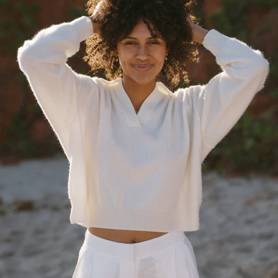 ivory jumper with v neck and collar 